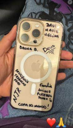 曝光自己手机壳上文字 内马尔还想打2026年世界杯