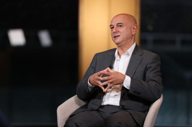 半岛体育在线-列维：不介意卖俱乐部股票 热刺无法“买到成功”