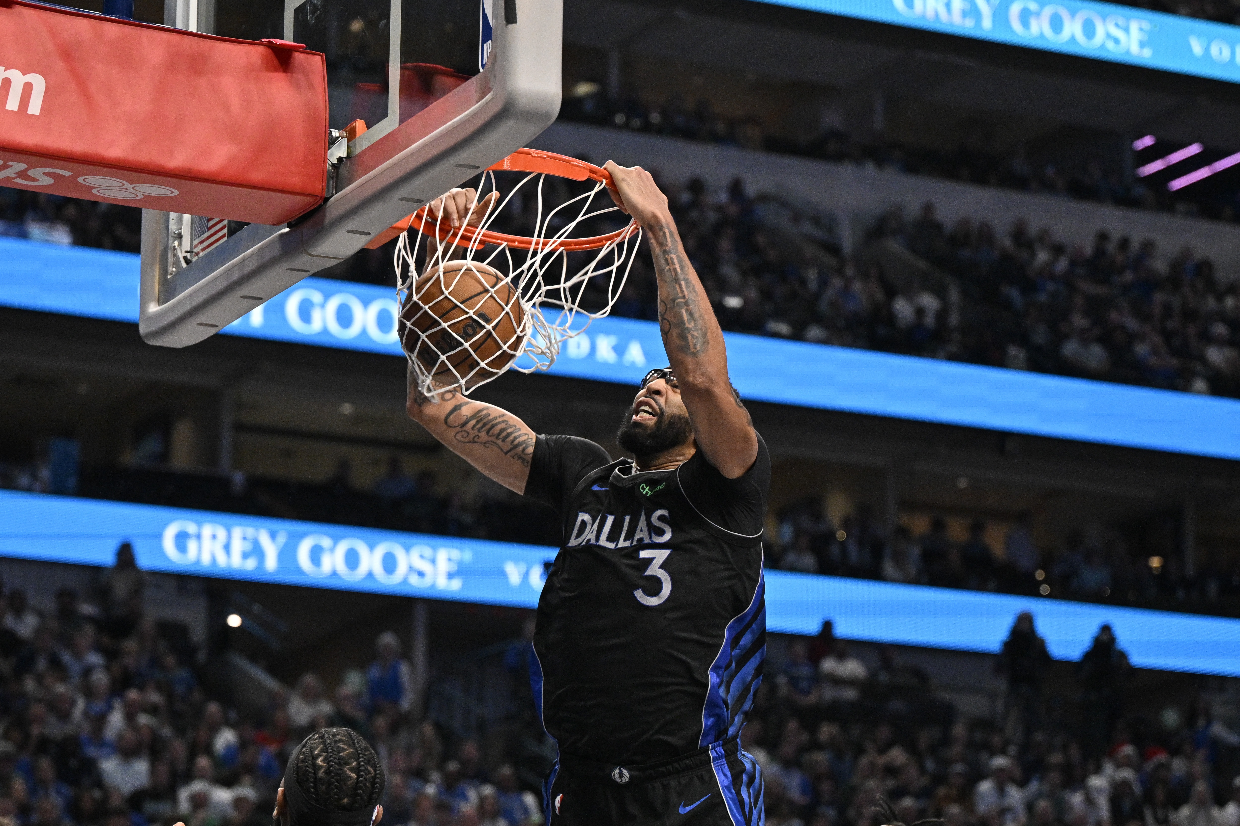 足球-Shams：“摆烂”将是独行侠下半赛季关键词 浓眉有意义征程已结束