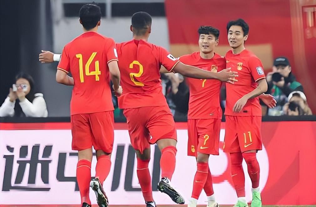 津门虎中卫位置又出现久违新面孔,前段时间刚入选国足,值得期待